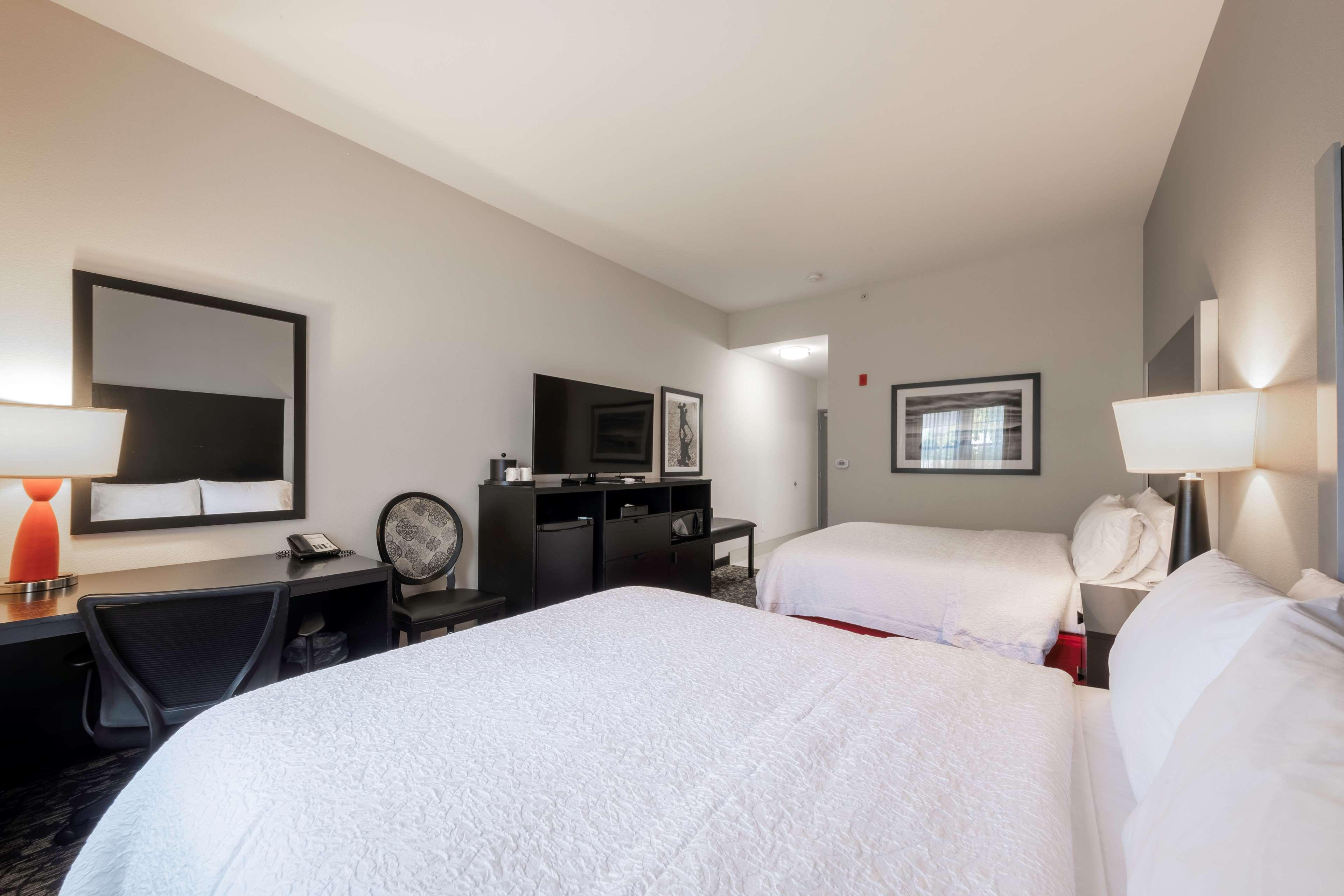 Hampton Inn & Suites Dupont Kültér fotó